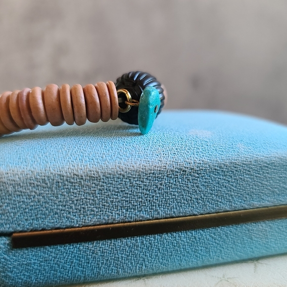 Vintage Beaded Stretchy Bracelet - Picture 5 of 10